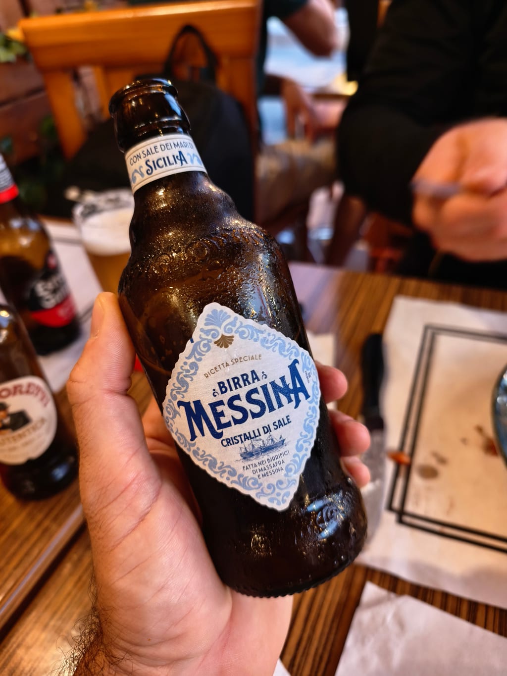 Birra Messina siciliana con cristales de sal