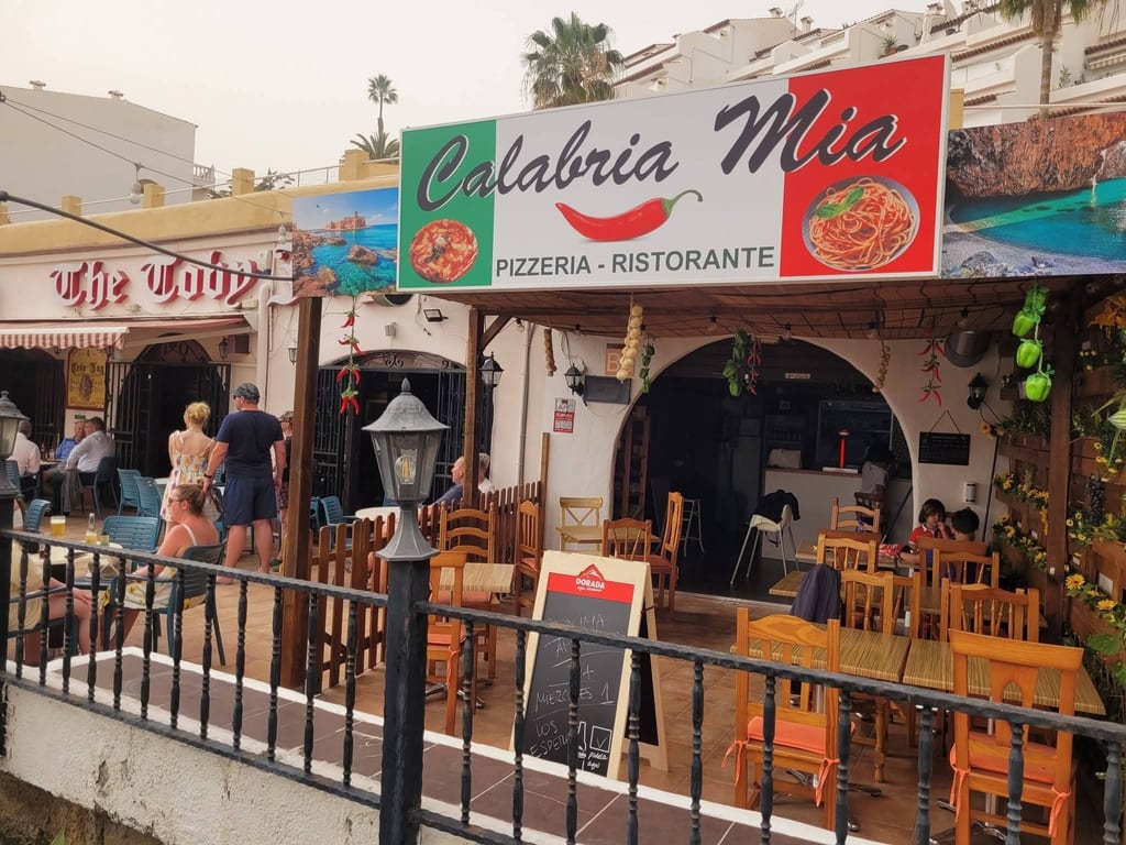 Fachada e insegna Calabria Mia Pizzeria Ristorante en Costa Adeje